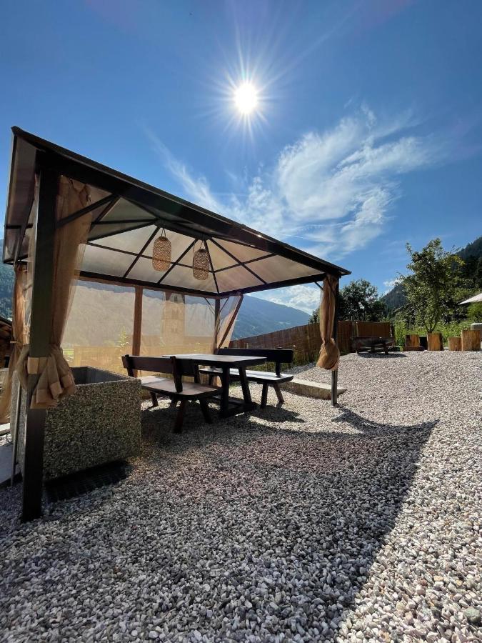 Apartments, Guest House & Historic Chalet Neuhaus San Sigismondo Bagian luar foto