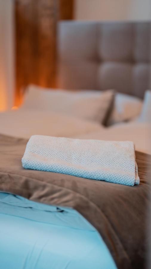 Apartments, Guest House & Historic Chalet Neuhaus San Sigismondo Bagian luar foto