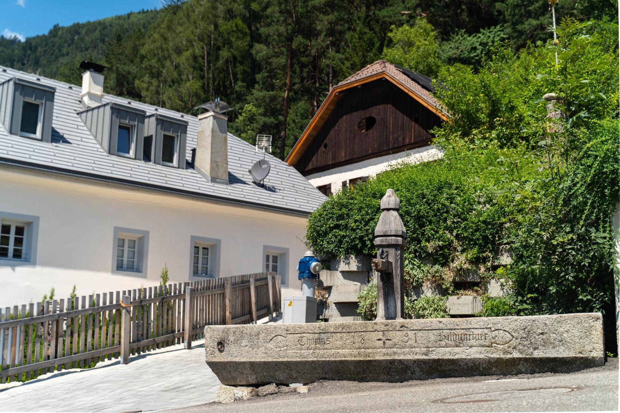 Apartments, Guest House & Historic Chalet Neuhaus San Sigismondo Bagian luar foto